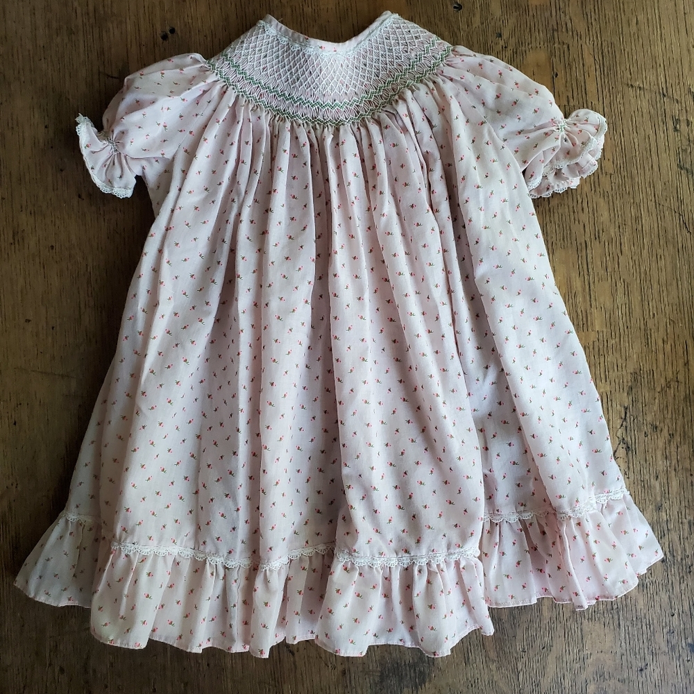 Vintage Floral Dress with Beuatiful Stiching Around Collar